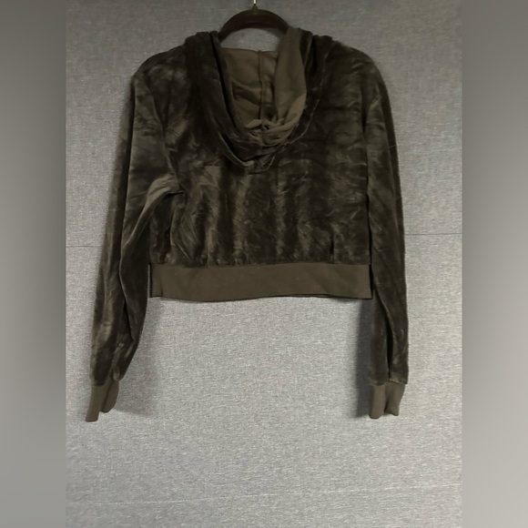 Velvet Cropped Zip Up - Picture 2 of 3